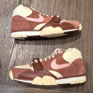 Brand new.
Men’s size 7.5, 8.5, 9, 9.5, 10.5 & 11 left.